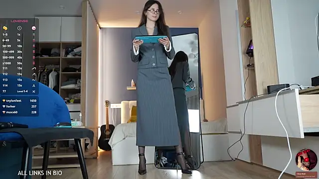 Snapshot of LAUREL_HAZEL chatting on March 10, 10:13 pm LAUREL HAZEL online show from March 10, 10:13 pm