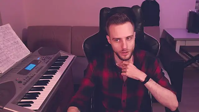 Snapshot of Sweetparker chatting on December 18, 12:18 pm Sweetparker online show from December 18, 12:18 pm