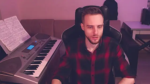 Snapshot of Sweetparker chatting on December 19, 7:51 am Sweetparker online show from December 19, 7:51 am