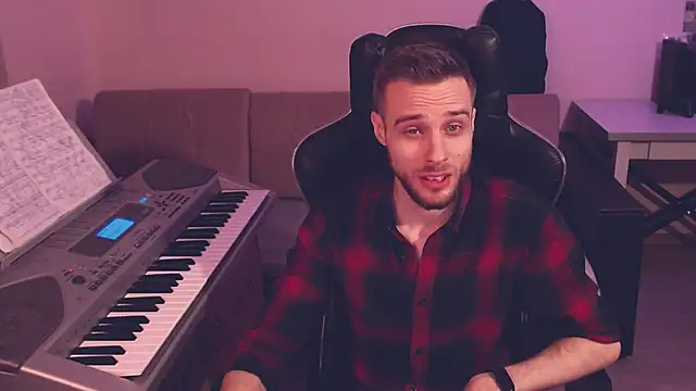 Snapshot of Sweetparker chatting on December 19, 10:56 am Sweetparker online show from December 19, 10:56 am