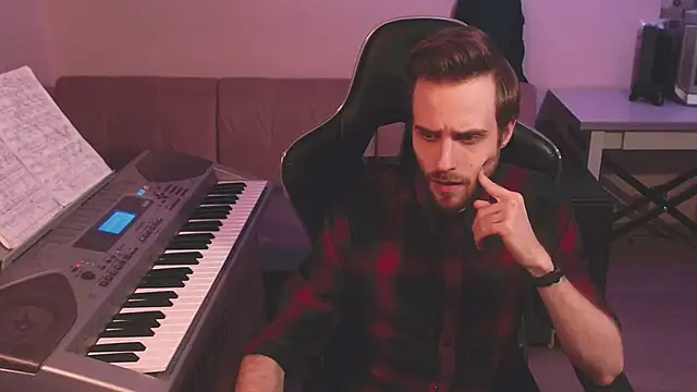 Snapshot of Sweetparker chatting on March 2, 5:12 am Sweetparker online show from March 2, 5:12 am