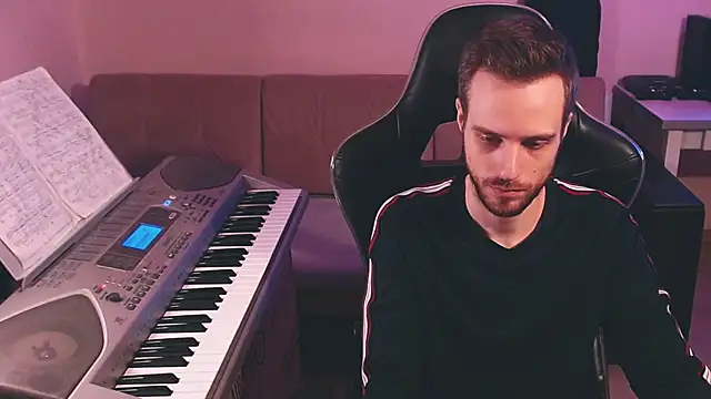 Snapshot of Sweetparker chatting on September 12, 3:45 pm Sweetparker online show from September 12, 3:45 pm