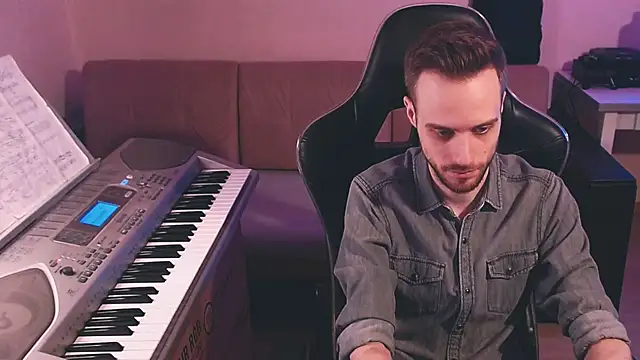 Snapshot of Sweetparker chatting on October 22, 7:24 pm Sweetparker online show from October 22, 7:24 pm