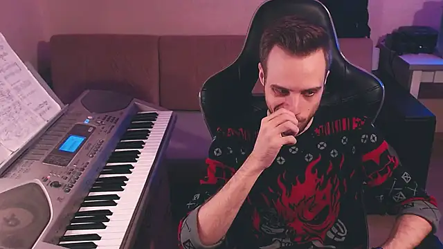 Snapshot of Sweetparker chatting on October 31, 3:35 pm Sweetparker online show from October 31, 3:35 pm