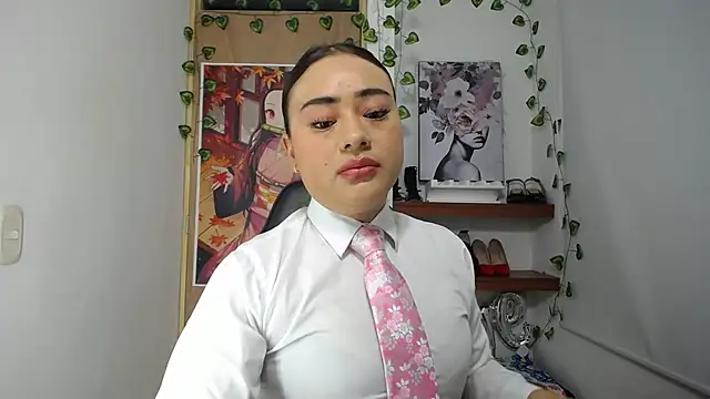 Snapshot of ReyleDoll chatting on March 3, 11:24 pm ReyleDoll online show from March 3, 11:24 pm