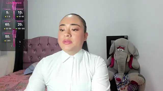 ReyleDoll online show from May 12, 11:24 pm
