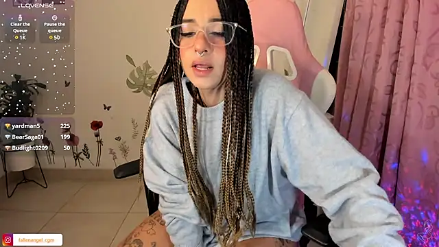 Fallengangel online show from January 30, 9:25 am