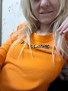 YogisticJuli666 online show from January 24, 6:03 am