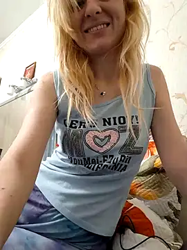 YogisticJuli666 online show from February 10, 6:09 am