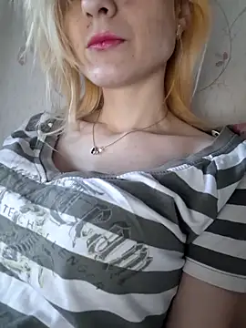 YogisticJuli666 online show from February 21, 6:29 am