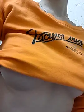 YogisticJuli666 online show from February 26, 6:00 pm