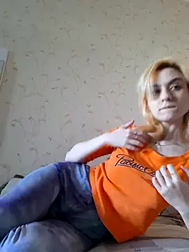 YogisticJuli666 online show from February 27, 6:50 am