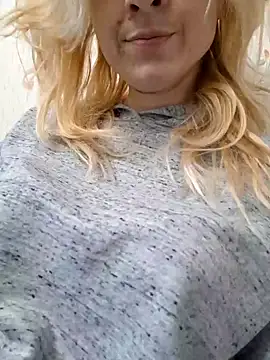 YogisticJuli666 online show from March 11, 6:53 am