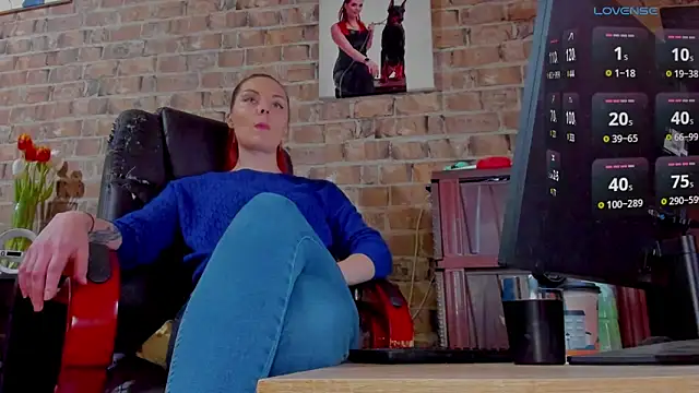 MrsVenus online show from March 12, 7:35 am