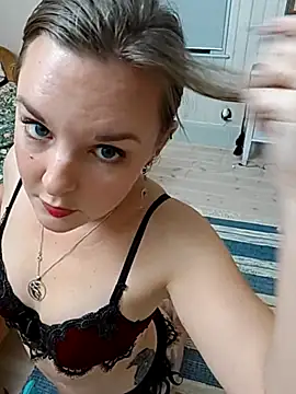 Snapshot of SwedishJennifer chatting on November 5, 8:09 pm SwedishJennifer online show from November 5, 8:09 pm