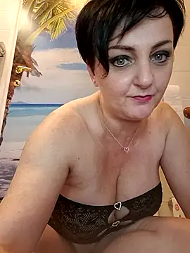 lucillabollente online show from November 21, 5:55 pm