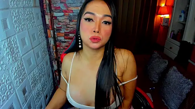 Snapshot of tssexylover chatting on February 9, 12:19 pm tssexylover online show from February 9, 12:19 pm