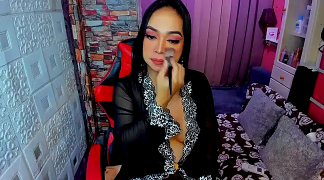 Snapshot of tssexylover chatting on February 17, 1:21 pm tssexylover online show from February 17, 1:21 pm