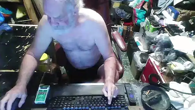 russtee online show from October 25, 5:51 pm