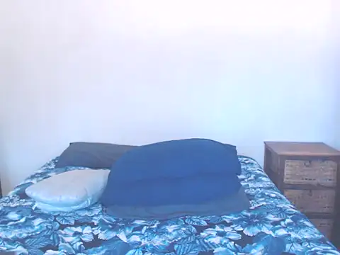 Snapshot of sexylax17 chatting on December 14, 2:22 pm sexylax17 online show from December 14, 2:22 pm