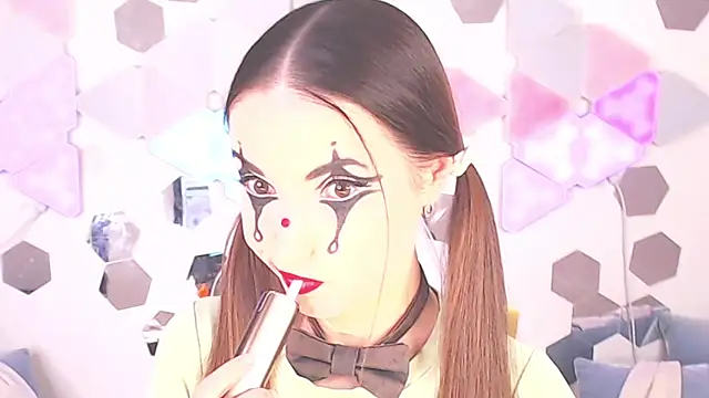 Snapshot of LexiKiss chatting on November 15, 5:42 pm LexiKiss online show from November 15, 5:42 pm