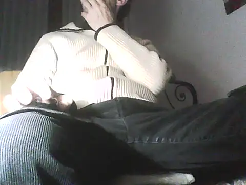 Snapshot of Moro_ra chatting on December 16, 7:08 pm Moro ra online show from December 16, 7:08 pm