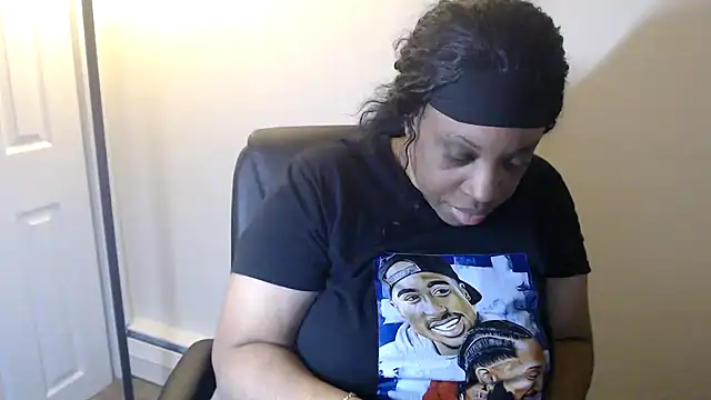 Sexymona1218 online show from May 1, 2:16 am