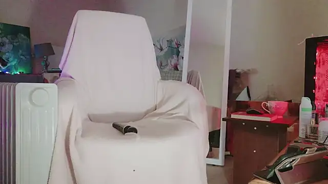 lara heaven online show from March 1, 12:40 pm