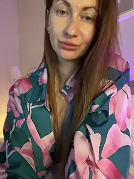 Luna Hoty online show from March 15, 4:02 am