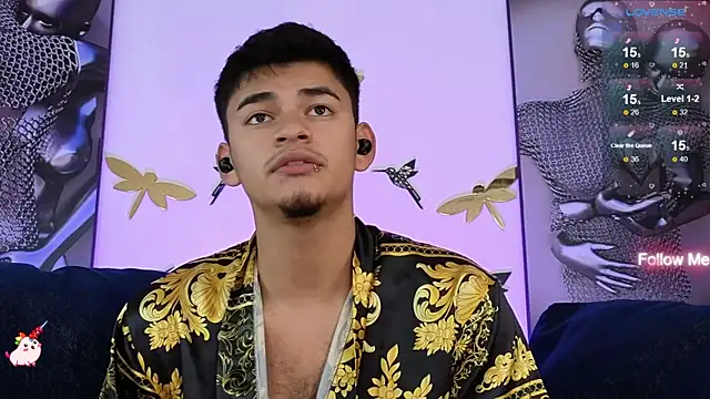 Snapshot of VikoHands chatting on February 12, 8:29 pm VikoHands online show from February 12, 8:29 pm