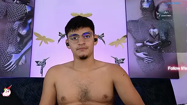 Snapshot of VikoHands chatting on February 12, 11:30 pm VikoHands online show from February 12, 11:30 pm