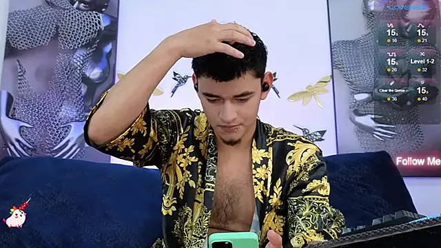 Snapshot of VikoHands chatting on February 18, 7:52 pm VikoHands online show from February 18, 7:52 pm