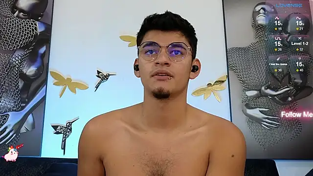 Snapshot of VikoHands chatting on February 19, 11:25 pm VikoHands online show from February 19, 11:25 pm