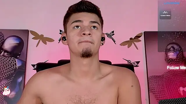 Snapshot of VikoHands chatting on March 18, 1:21 am VikoHands online show from March 18, 1:21 am