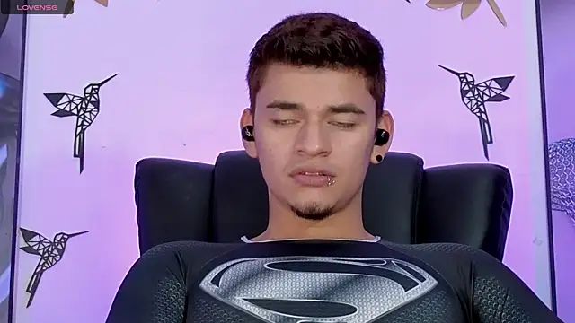 Snapshot of VikoHands chatting on March 22, 1:00 am VikoHands online show from March 22, 1:00 am