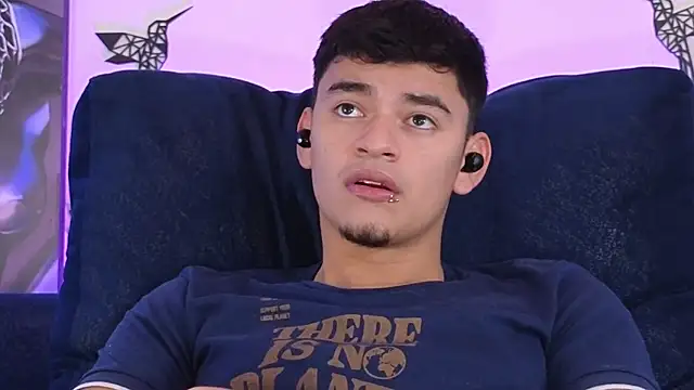 Snapshot of VikoHands chatting on November 12, 10:04 am VikoHands online show from November 12, 10:04 am