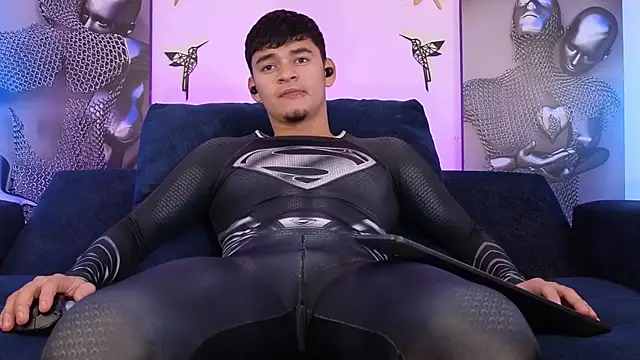 Snapshot of VikoHands chatting on November 25, 9:15 pm VikoHands online show from November 25, 9:15 pm