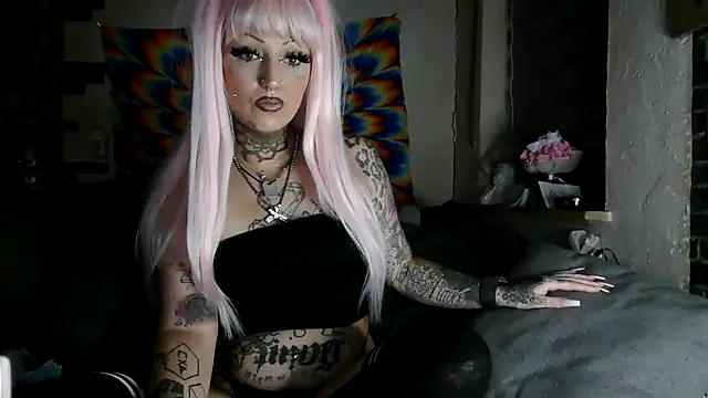 Snapshot of RoxxyInk chatting on January 22, 11:10 pm RoxxyInk online show from January 22, 11:10 pm