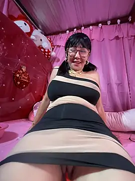 Snapshot of sweetieme chatting on January 1, 3:45 am sweetieme online show from January 1, 3:45 am