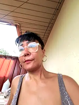 sweetieme online show from October 29, 2:14 am