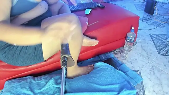 Snapshot of Dakotalove20 chatting on March 14, 9:46 am Dakotalove20 online show from March 14, 9:46 am