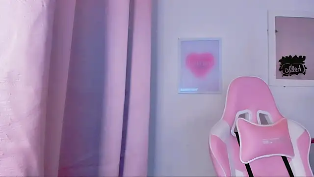 Snapshot of dulce_doll1 chatting on February 5, 12:10 am dulce doll1 online show from February 5, 12:10 am