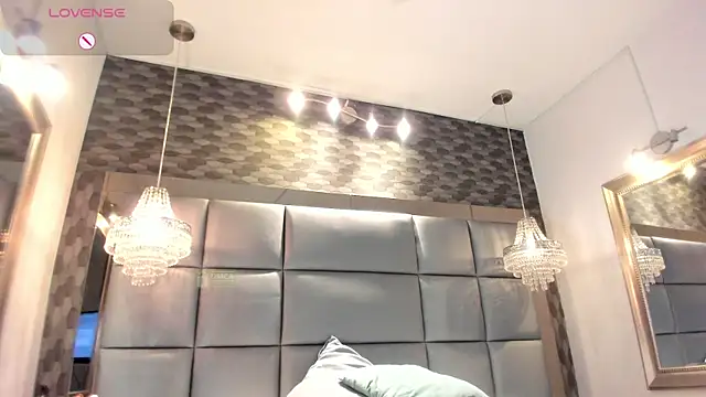 Snapshot of LADY_HELLEN chatting on July 14, 7:19 pm LADY HELLEN online show from July 14, 7:19 pm