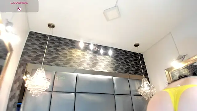 Snapshot of LADY_HELLEN chatting on July 21, 6:43 pm LADY HELLEN online show from July 21, 6:43 pm