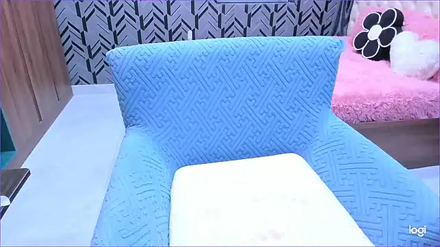 Snapshot of Toyota_Motor_Corporation chatting on November 26, 11:17 pm Toyota Motor Corporation online show from November 26, 11:17 pm