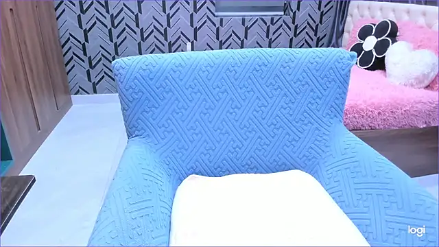 Snapshot of Toyota_Motor_Corporation chatting on November 29, 11:19 pm Toyota Motor Corporation online show from November 29, 11:19 pm