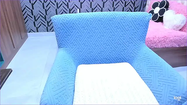 Snapshot of Toyota_Motor_Corporation chatting on December 4, 11:24 pm Toyota Motor Corporation online show from December 4, 11:24 pm