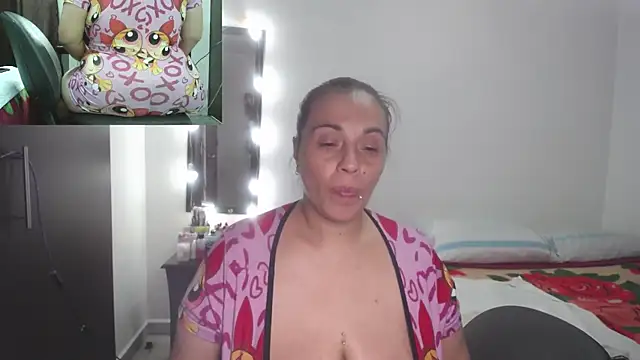 Snapshot of zoe_hotxxx chatting on October 22, 2:45 am zoe hotxxx online show from October 22, 2:45 am