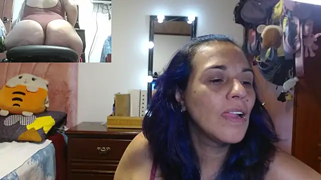 Snapshot of zoe_hotxxx chatting on July 2, 2:12 pm zoe hotxxx online show from July 2, 2:12 pm