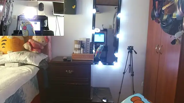 Snapshot of zoe_hotxxx chatting on July 18, 2:43 pm zoe hotxxx online show from July 18, 2:43 pm